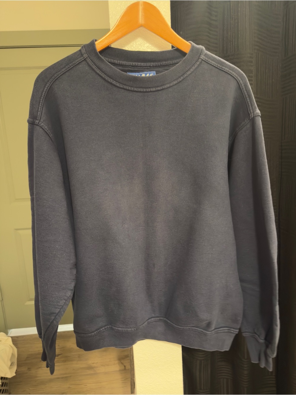 Russell Athletic Men's Navy Crewneck Sweatshirt